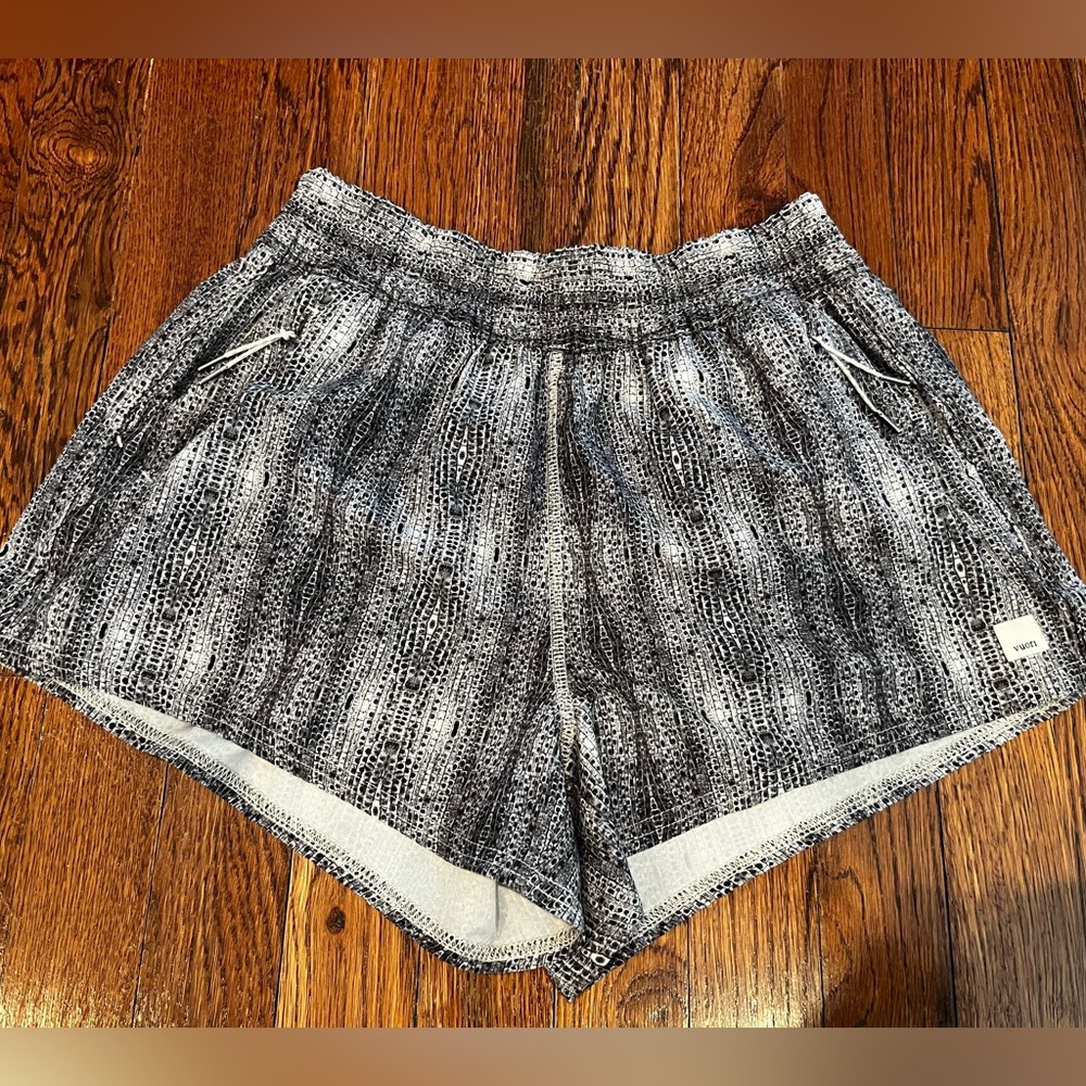 Women's Vuori shorts